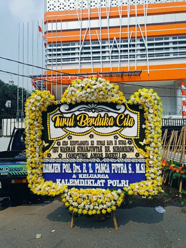 Bunga Papan Turut Berduka Cita Exclusive Royal